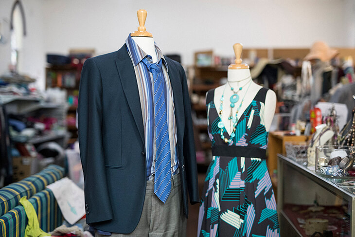 manequins dressed in second-hand clothes