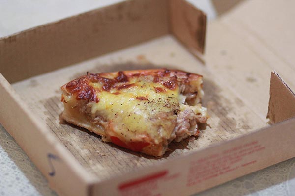 Remove pizza's from pizza boxes before recycling